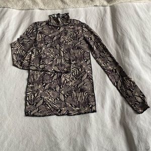 Aritzia Wilfred stretch turtle neck top size xs